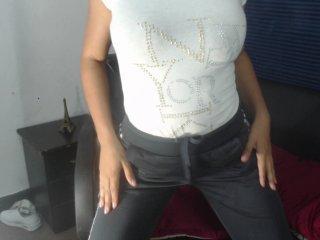 angie-leon774 bongacams