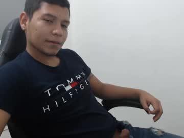 austin_love22 chaturbate