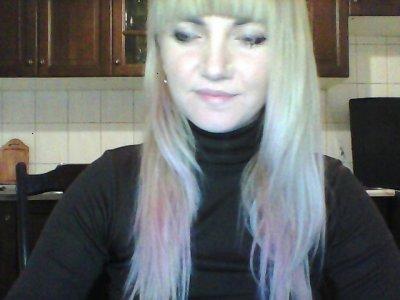 BlondeDoll22 bongacams