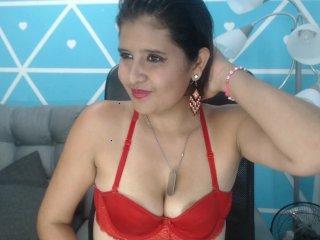 Estrella222 bongacams