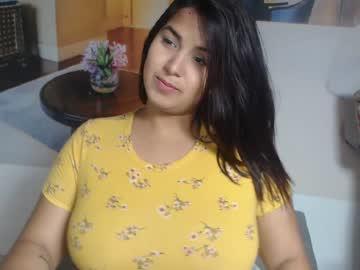 lauracum19 chaturbate