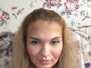 Malvina000 bongacams