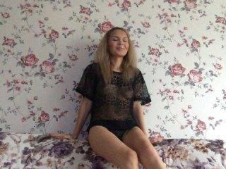 Malvina000 bongacams