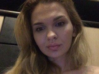 Malvina000 bongacams