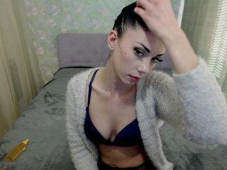 Oliviaa-Starr bongacams