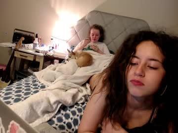 twobrokegirlz chaturbate