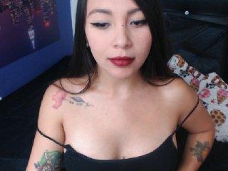 valeria-suck bongacams